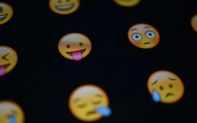 ✈️??.ws, ?.ws, ❤❤❤.ws, czyli emoji w nazwie domeny