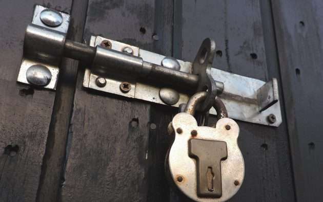 Chroń cenne domeny z usługą Registry Lock