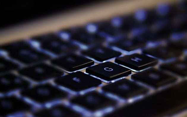 Jak chronić domeny internetowe w Polsce?